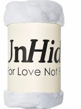 Unhide Idea Plush Throw Blanket in White